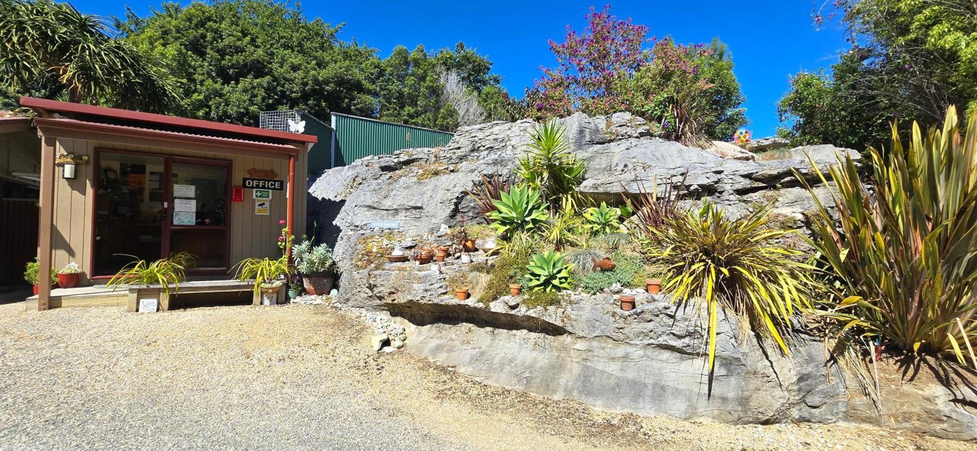 The Rocks Chalets Takaka Exterior foto